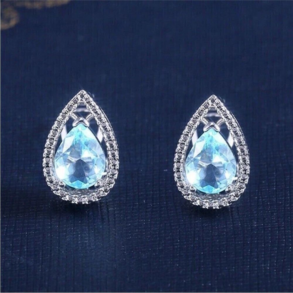 Blue Topaz Tear Drop hinge closure silver earrings - Picture 5 of 9